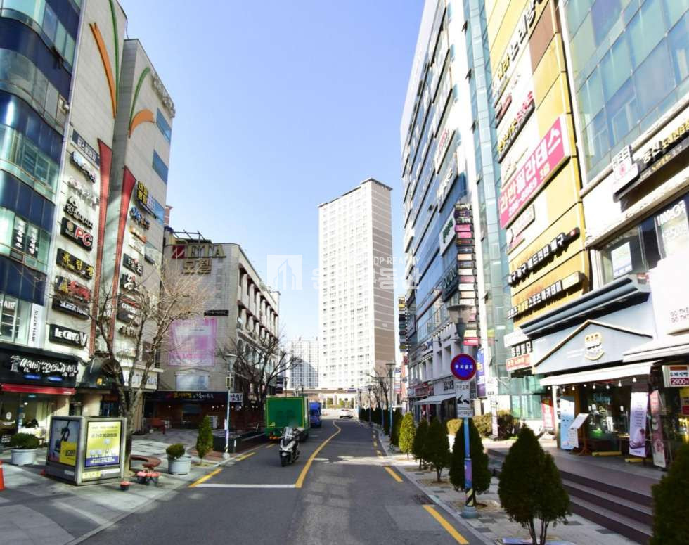 경남 창원성산구 용호동 창원 용호동 상가 임대 전용66평 댄스학원 사무실 스튜디오 추천 월세 매물번호 11089 사진 1